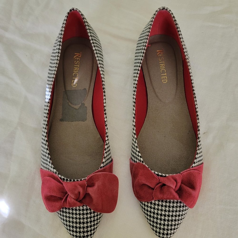 size 10 black & white flats - Picture 4 of 4